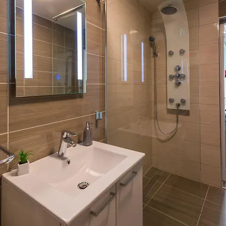 Einzigartiges Mit Sauna, Whirlpool, Meerblick, Fitnessraum, Grill Hébergement de vacances *