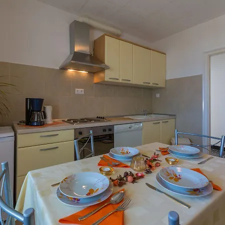 Hébergement de vacances Einzigartiges Mit Sauna, Whirlpool, Meerblick, Fitnessraum, Grill Crikvenica