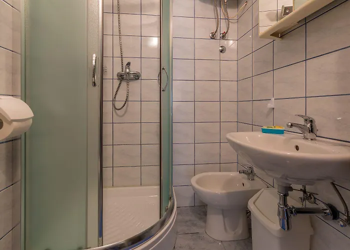 Дом отдыха Einzigartiges Mit Sauna, Whirlpool, Meerblick, Fitnessraum, Grill Цриквеница